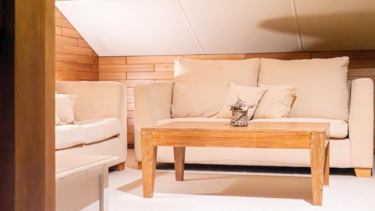 Le Colibri Spa Jacuzzi デュルビュイ エクステリア 写真