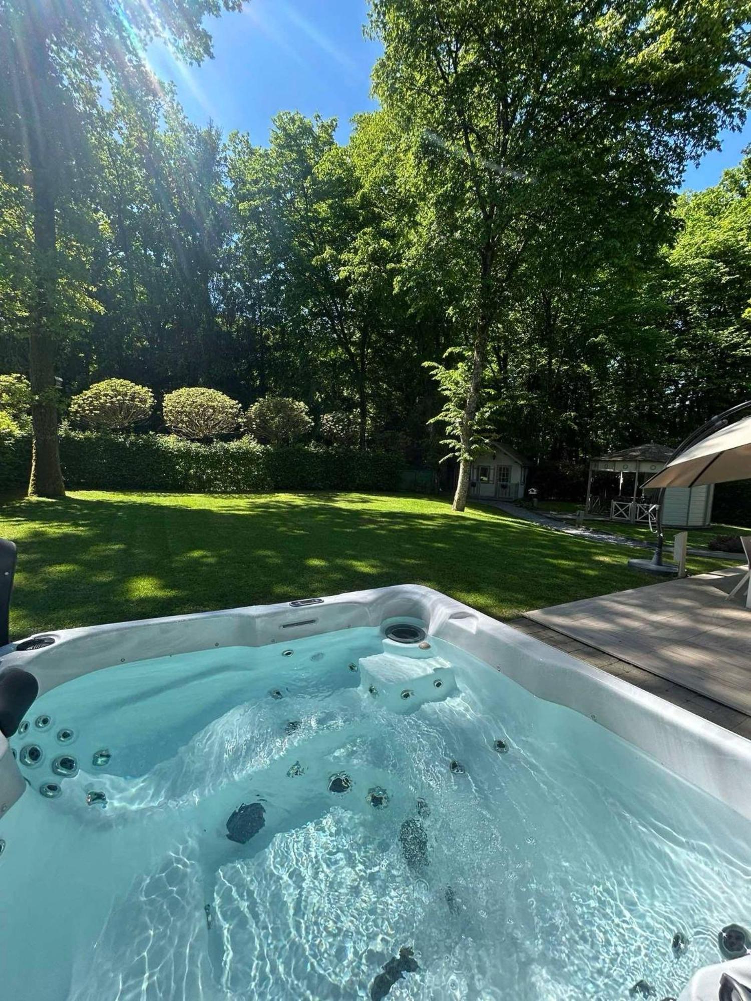 Le Colibri Spa Jacuzzi デュルビュイ エクステリア 写真